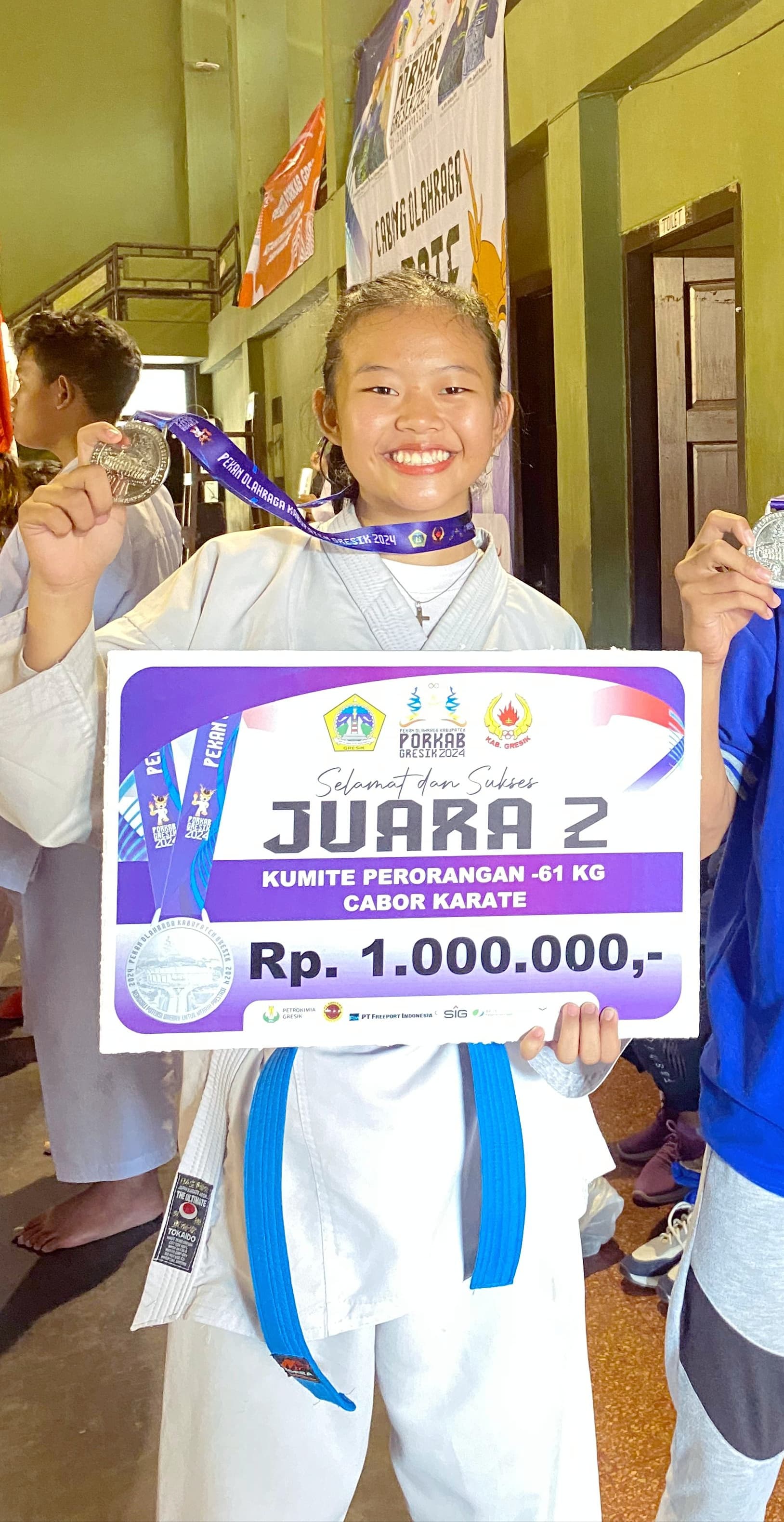 Juara II (Medali Perak) Kumite Perorangan -61 Kg Putri Dalam Kejuaraan PORKAB Gresik 2024, Cabang Olahraga Karate