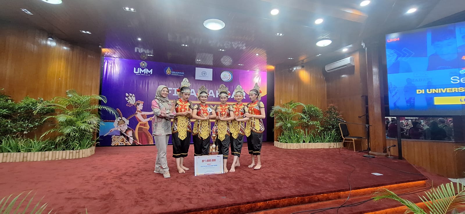 LOMBA TARI KREASI DAERAH KALEIDOSKOP KEBUDAYAAN