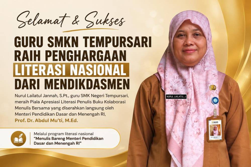 Piala Apresiasi Literasi Penulis Buku Kolaborasi Menulis Bersama.